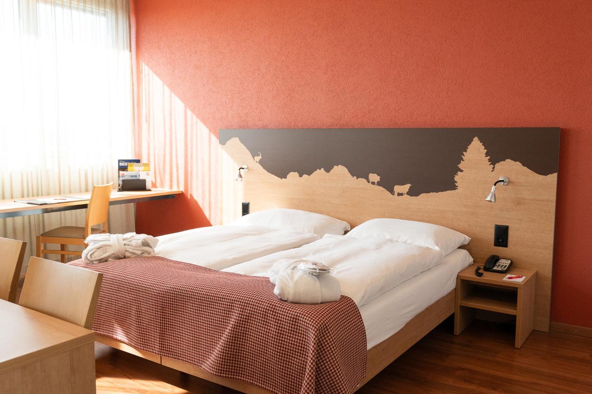 Swissever Hotel Zug Steinhausen Rom bilde