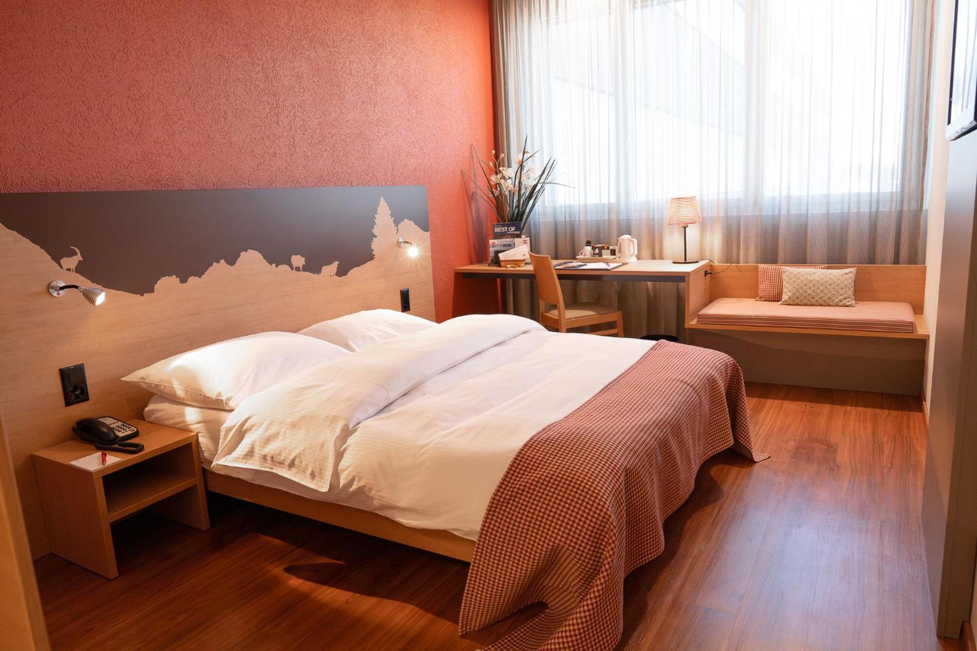 Swissever Hotel Zug Steinhausen Rom bilde