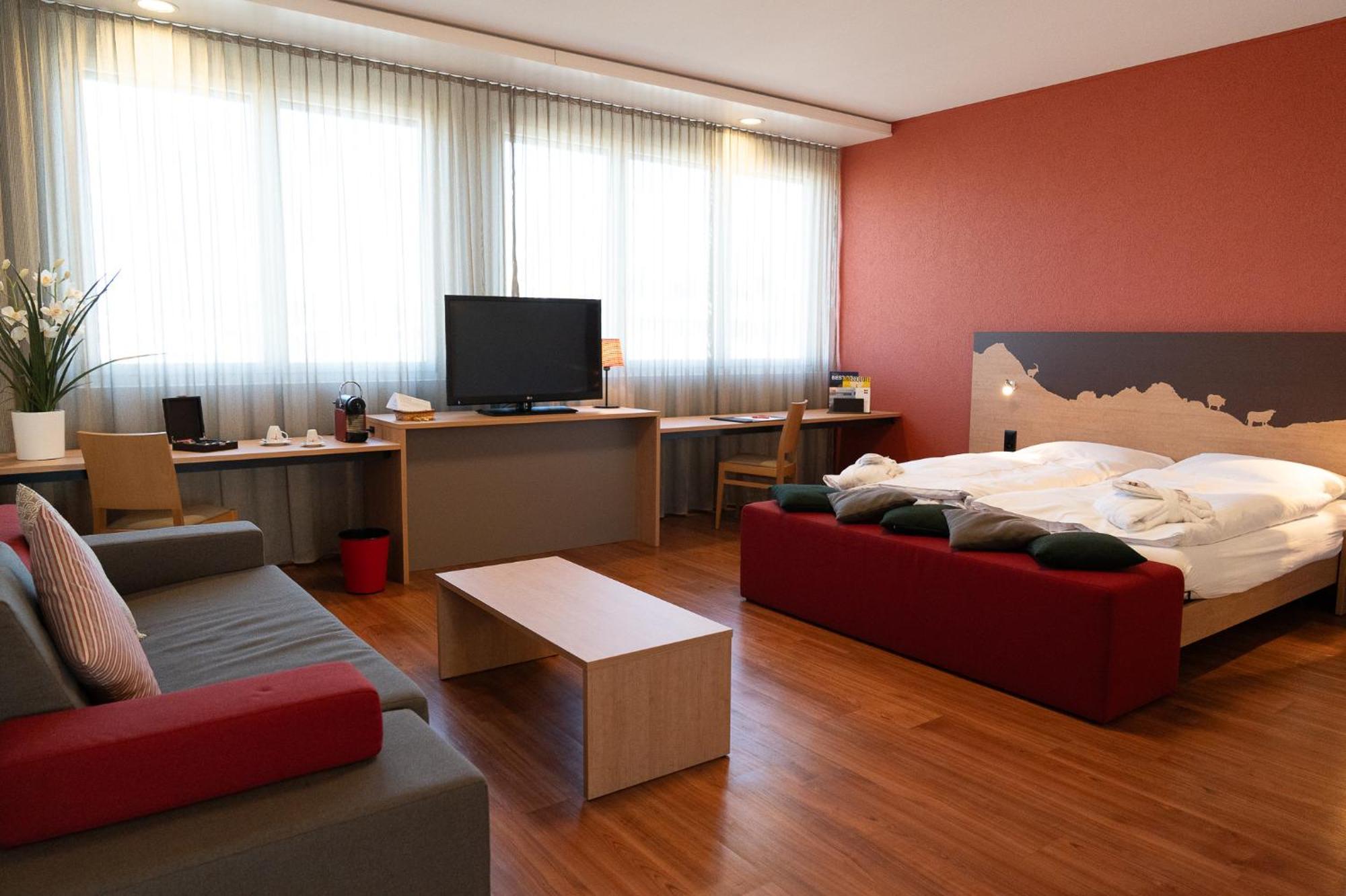 Swissever Hotel Zug Steinhausen Rom bilde