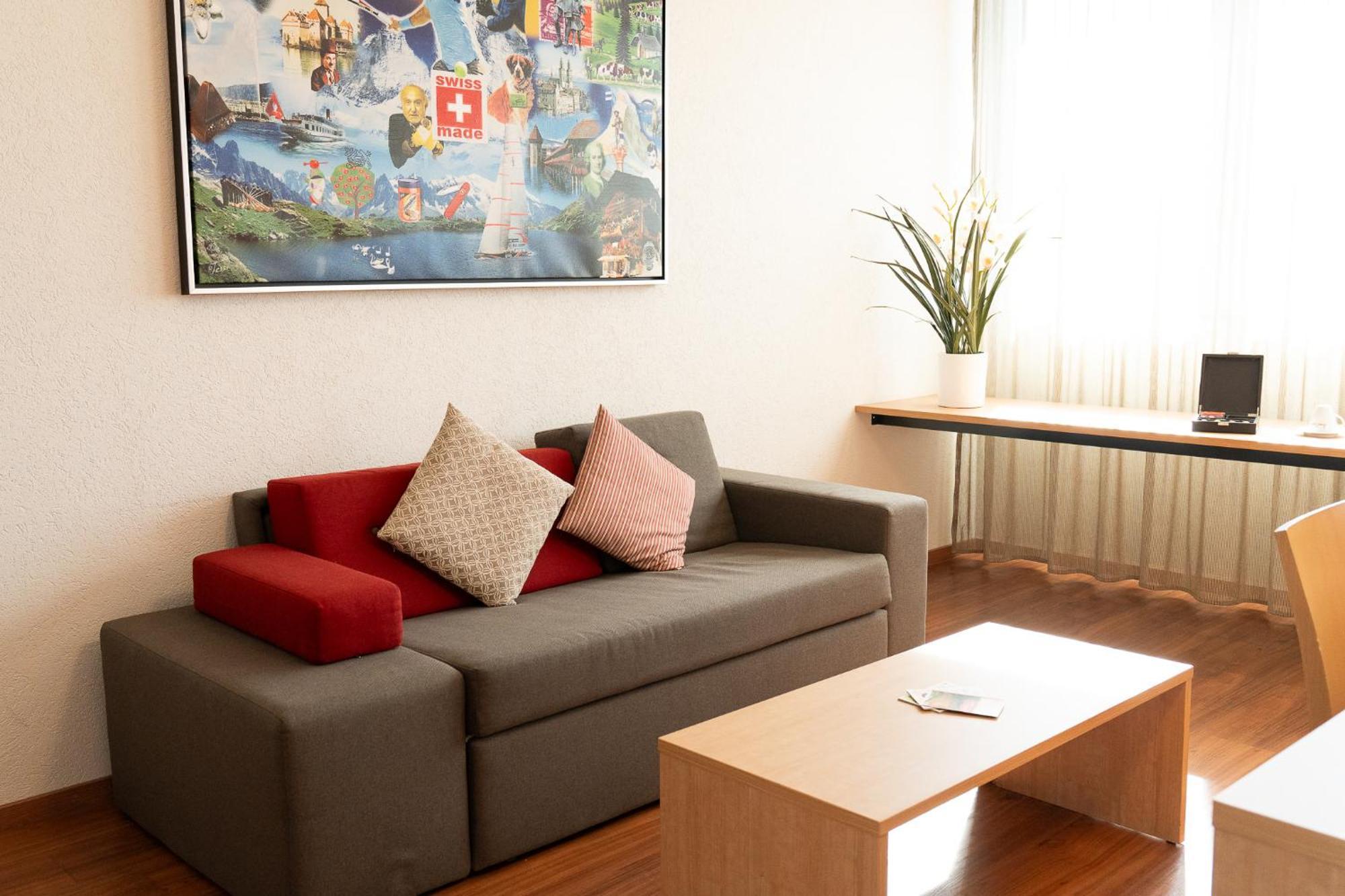Swissever Hotel Zug Steinhausen Rom bilde