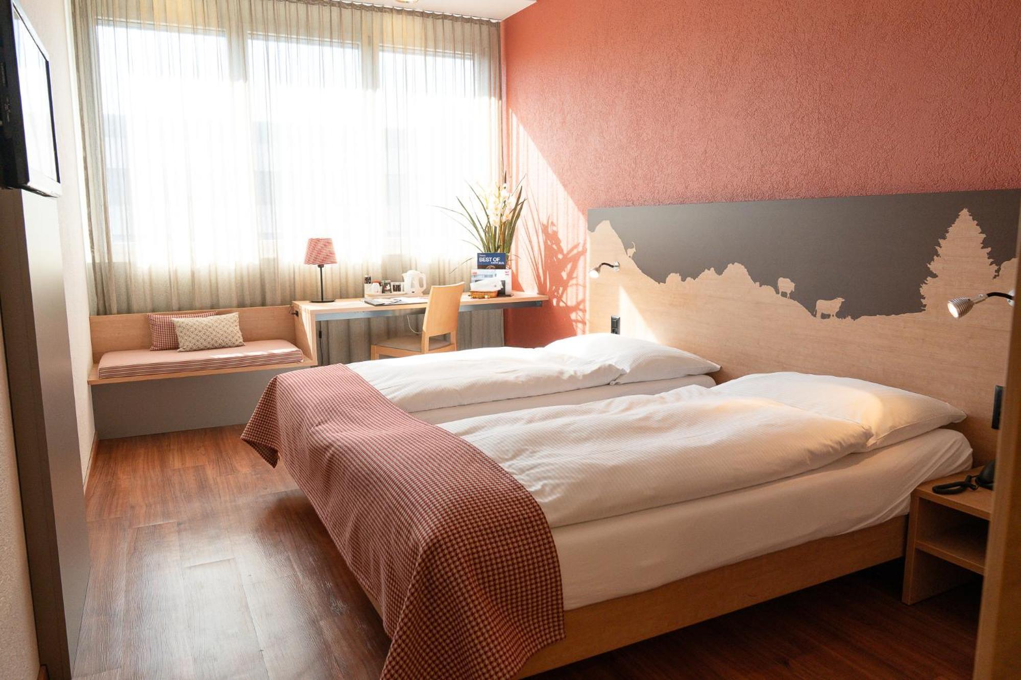 Swissever Hotel Zug Steinhausen Rom bilde